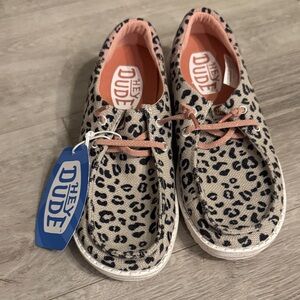 Hey Dude WENDY Youth Cream and Pink leopard print BRAND NEW